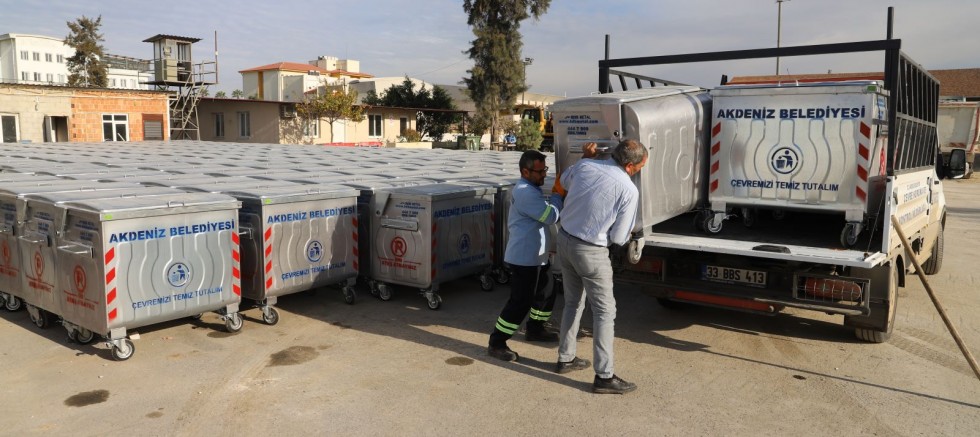 Akdeniz Belediyesi, 1.081 Adet Yeni Çöp Konteynerini Mahallelere Yerleştiriyor