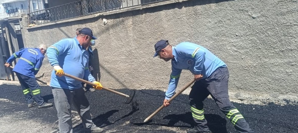 AKDENİZ BELEDİYESİ’NDEN DÖRT BİR YANA HİZMET