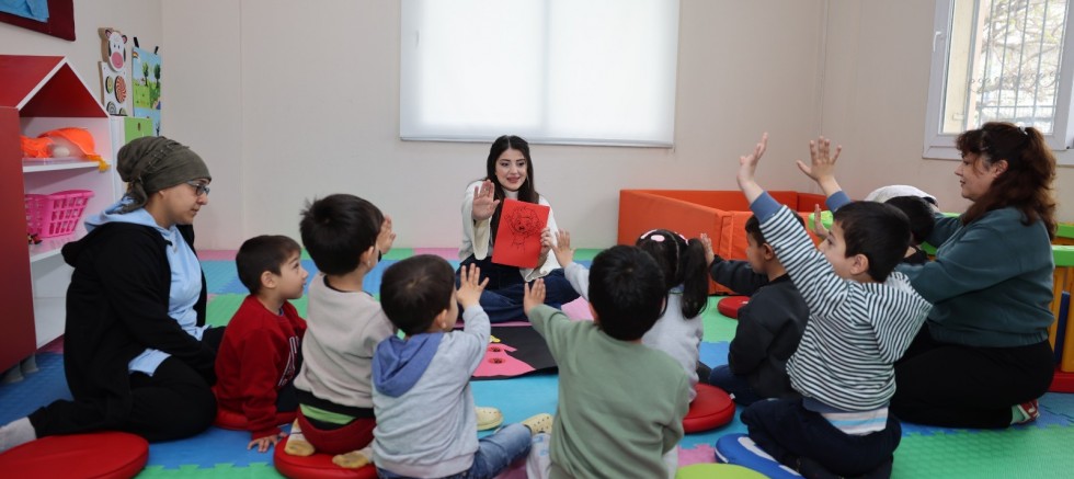 AKDENİZ'DE ÖRNEK ÇALIŞMA HEM ÇOCUKLARA HEM AİLELERE ‘MAHREMİYET’ EĞİTİMİ