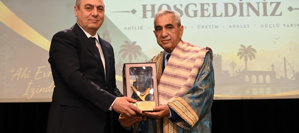 Başkan Sarı’ya “Yılın Ahi Babası” Ödülü