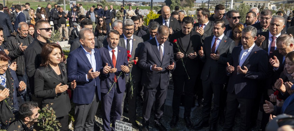 BAŞKAN SEÇER, 6 ŞUBAT DEPREMİNİN 3. YIL DÖNÜMÜNDE CHP GENEL BAŞKANI ÖZGÜR ÖZEL İLE HATAY’DA