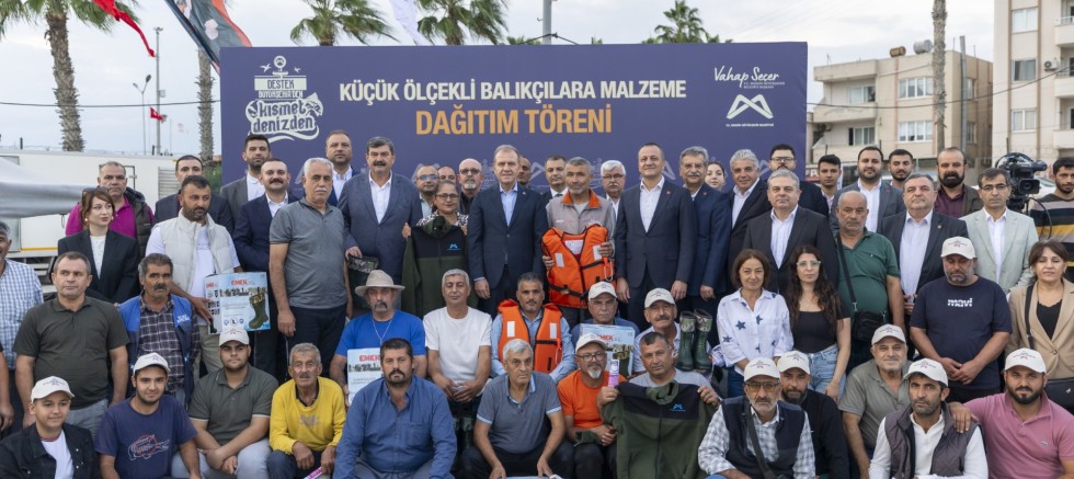 BAŞKAN SEÇER, ‘KÜÇÜK ÖLÇEKLİ BALIKÇILARA MALZEME DAĞITIM TÖRENİ’NE KATILDI