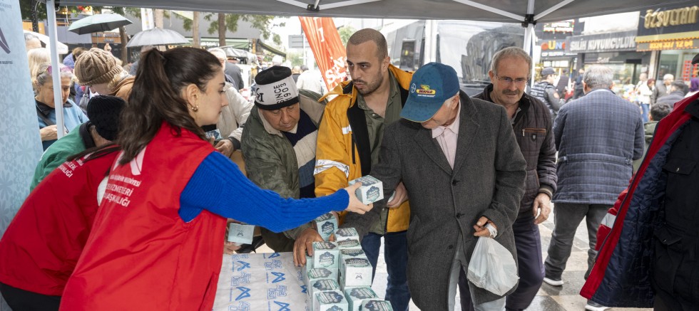 BERAT KANDİLİ’NDE 15 BİN KANDİL SİMİDİNİ VATANDAŞLA BULUŞTURDU