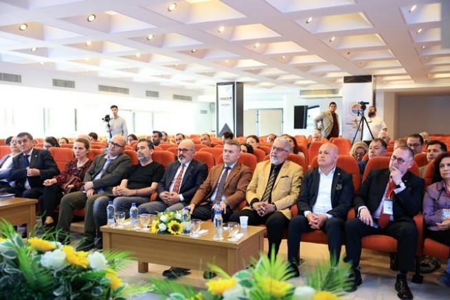 Çakır: “Dünyanın Mersin’i konuşacağı küresel bir marka kent haline getireceğiz”