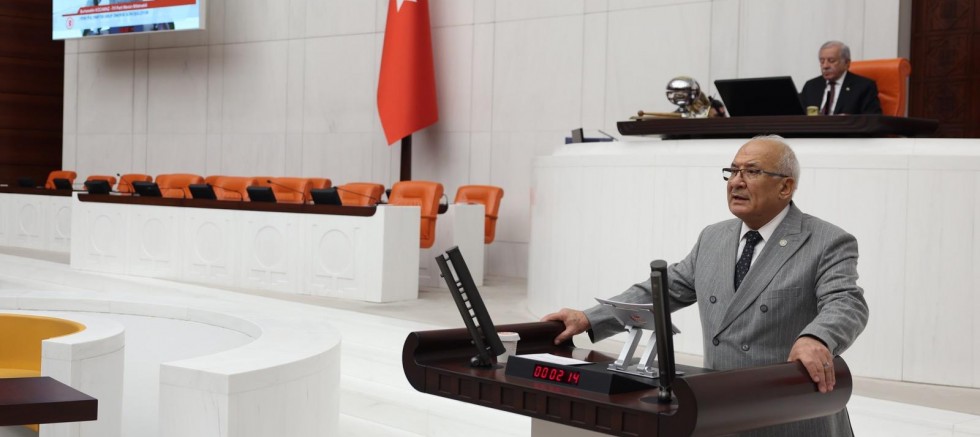 Değerli milletvekilleri, yüce Meclisi ve aziz milletimizi saygıyla selamlıyorum.