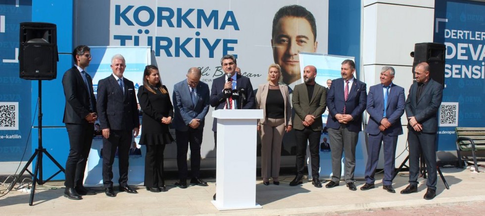 Ekmen, Mersin’de DEVA Partisi’nin büyükşehir ve ilçe belediye başkan adaylarını kamuoyuna tanıttı