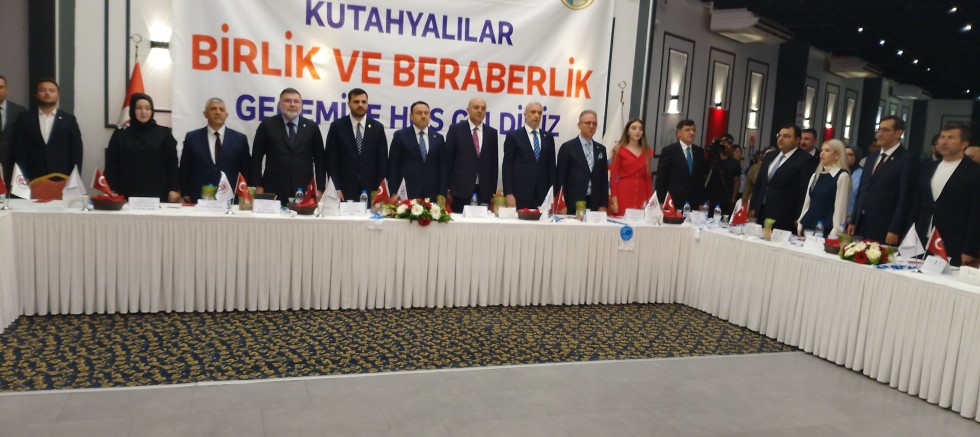 *İZMİR'DE KÜTAHYALILAR TEK YÜREK OLDU: 