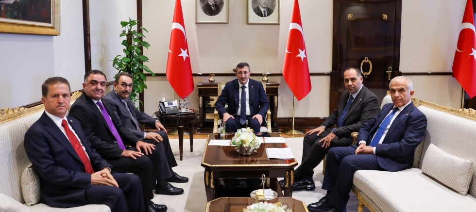 Kıratlı, tarım sektörünün sorunlarını Külliye’ye taşıdı