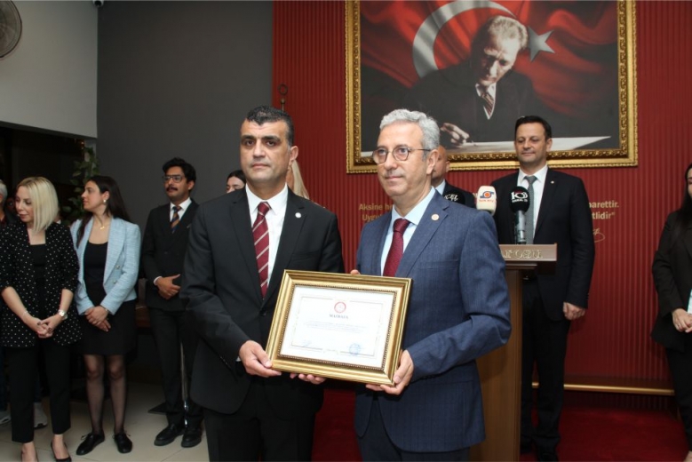 MERSİN BAROSU BAŞKANI GAZİ ÖZDEMİR MAZBATASINI ALDI