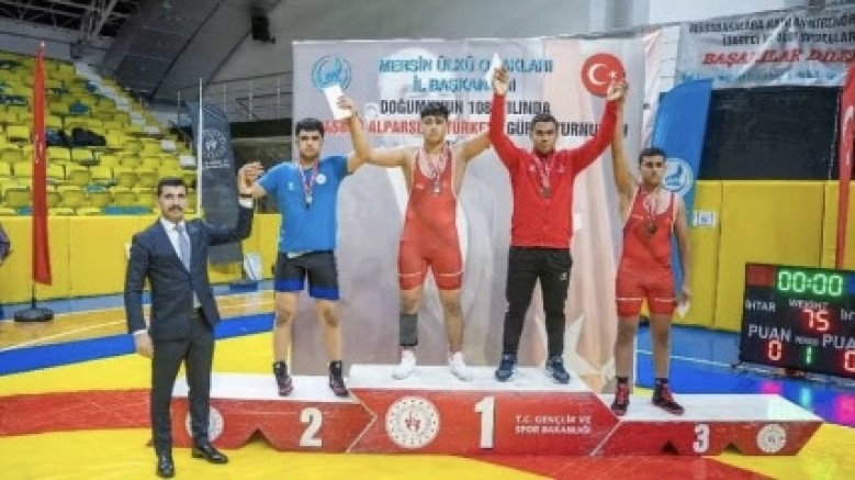 MERSİN ÜLKÜ OCAKLARI’NDAN “ALPARSLAN TÜRKEŞ GÜREŞ TURNUVASI”