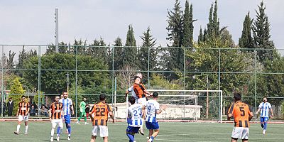 Akdeniz Belediye Spor, İçel Yol Spor’u Gol Yağmuruna Tuttu