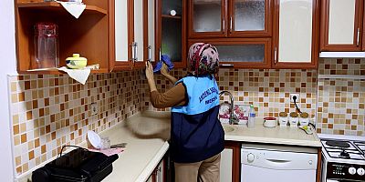 Akdeniz Belediyesi, Evde Temizlik Hizmetiyle Sosyal Destek Sağlıyor