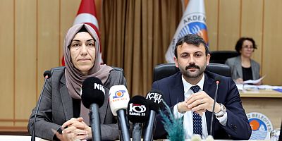 AKDENİZ BELEDİYESİ’NDE YENİ DÖNEMİN İLK MECLİS TOPLANTISI SONA ERDİ 