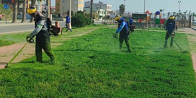 AKDENİZ BELEDİYESİ PARK VE YEŞİL ALANLARDA ÇALIŞMALARINI YOĞUNLAŞTIRDI