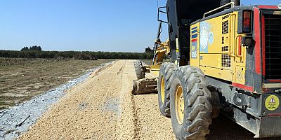 AKDENİZ’DE İMARLI YENİ YOLLAR AÇILIYOR