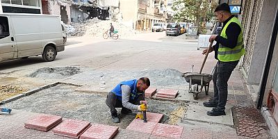 AKDENİZ’DE SOKAK YENİLEME ÇALIŞMALARI DEVAM EDİYOR