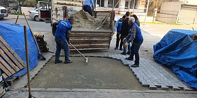 AKDENİZ’DE SOKAKLAR YENİLENİYOR, BAHÇE YOLLARI AÇILIYOR