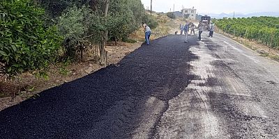 AKDENİZ'DE YENİ BAHÇE YOLLARI AÇMA VE SOKAK YENİLEME ÇALIŞMALARI SÜRÜYOR