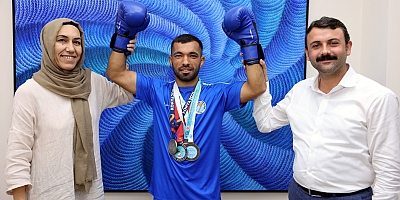 AKDENİZ’İN DEMİR YUMRUĞU HATİP EMLEK BAKÜ VE ATİNA YOLCUSU