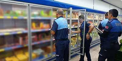 AKDENİZ ZABITADAN ZİNCİR MARKETLERE ETİKET VE SON KULLANMA TARİHİ DENETİMİ