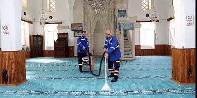 AKDENİZDE CAMİLER BAYRAMA HAZIR