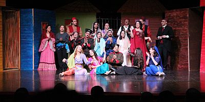 BASIN BÜLTENİ MERSİN BAROSU ​+113 kişi daha​​​​​​​​​​​​​​​​​​​​ AVUKATLAR “ŞEKERPARE” ADLI TİYATRO OYUNUNU SAHNELEDİ