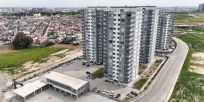 BAŞKAN BOZDOĞAN, TEMELDEN ALDIĞI EVLERİ TAMAMLAYIP HAK SAHİPLERİNE TESLİM ETTİ