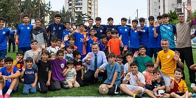 Başkan Özyiğit, çocukların hala saha talebini geri çevirmedi