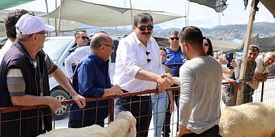 BAŞKAN YILDIZ KURBAN SATIŞ ALANINI ZİYARET ETTİ