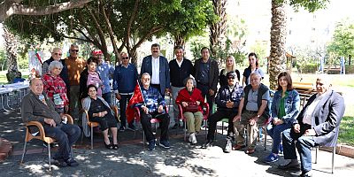 BAŞKAN YILDIZ, YAŞLILARA SAYGI HAFTASI’NDA HUZUREVİ SAKİNLERİYLE BİR ARAYA GELDİ