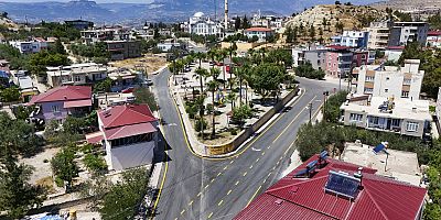 BÜYÜKŞEHİR’İN İLÇELERDEKİ ASFALT SEFERBERLİĞİ DEVAM EDİYOR