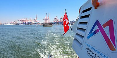 BÜYÜKŞEHİR, YETKİSİ OLMAMASINA RAĞMEN DENİZ TEMİZLİĞİNİ SÜRDÜRÜYOR