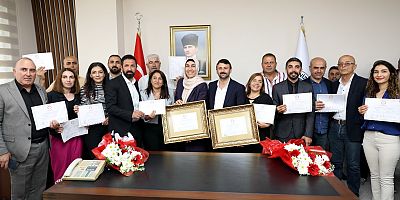 DEM PARTİ’NİN EŞBAŞKANLARI MAZBATALARINI ALDI 