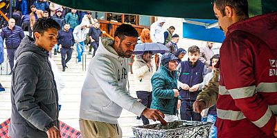 DEPREM ŞEHİTLERİ ANISINA LOKMA İKRAMI