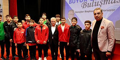 Dr. Ali Öz: “Gençlerin bizden istediği tüm projeler hayata geçirilecek”