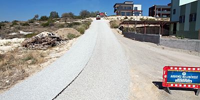 EVCİ MAHALLESİNİN YOLLARI SOĞUK ASFALTLA KAPLANIYOR