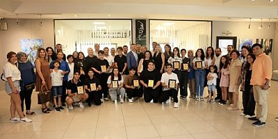 Lise ve üniversite sınavlarında dereceye giren öğrenciler ödüllendirildi