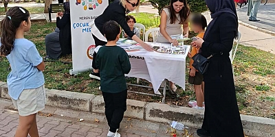 MERSİN BAROSU, CUMHURİYET BAYRAMI’NDA ÇOCUKLAR İÇİN STANT AÇTI