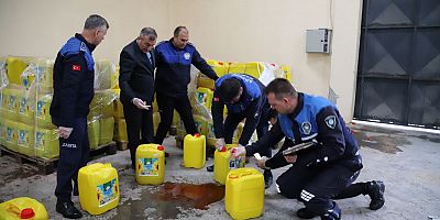 MERSİN’DE BİR FİRMA, AYÇİÇEĞİ YAĞI YERİNE SU SATACAKTI 