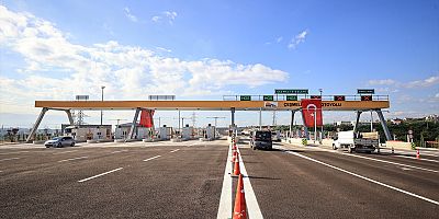 Mersin'de Çeşmeli-Taşucu Otoyolu'nun yapımı tamamlanan Kızkalesi kesimi trafiğe açıldı
