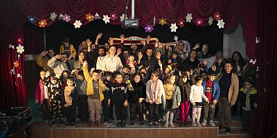 MERSİN ŞEHİR TİYATROSU, OYUNLARIYLA 7’DEN 70’E ULAŞIYOR