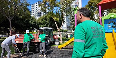 MEZİTLİ BELEDİYESİ’NDEN PARKLARDA BÜYÜK YENİLEME ATAĞI