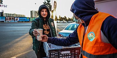 MEZİTLİ BELEDİYESİ’NİN HER SABAH ÜCRETSİZ ÇORBA İKRAMI BAŞLADI