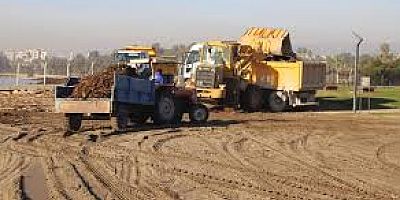 MİLLET BAHÇESİ SAHİLİ TEMİZLENİYOR