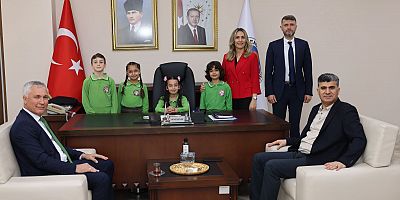 Minik Buğlem Akdeniz Belediye Başkanı Oldu