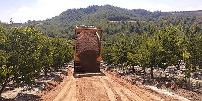 TARSUS BELEDİYESİ İLE KIRSAL MAHALLE YOLLARI YENİLENİYOR