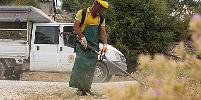 TARSUS BELEDİYESİ’NDEN ÇAVDARLI MAHALLESİ’NDE TEMİZLİK VE BAKIM ÇALIŞMASI