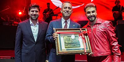 TARSUS’TA CUMHURİYET COŞKUSU SEFO KONSERİYLE ZİRVEYE ULAŞTI