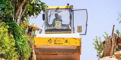 TARSUS’UN KIRSALINDA YOL SORUNU ORTADAN KALKIYOR