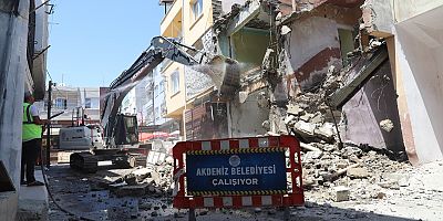 TEHLİKE YARATAN METRUK BİNALARLA MÜCADELE SÜRÜYOR